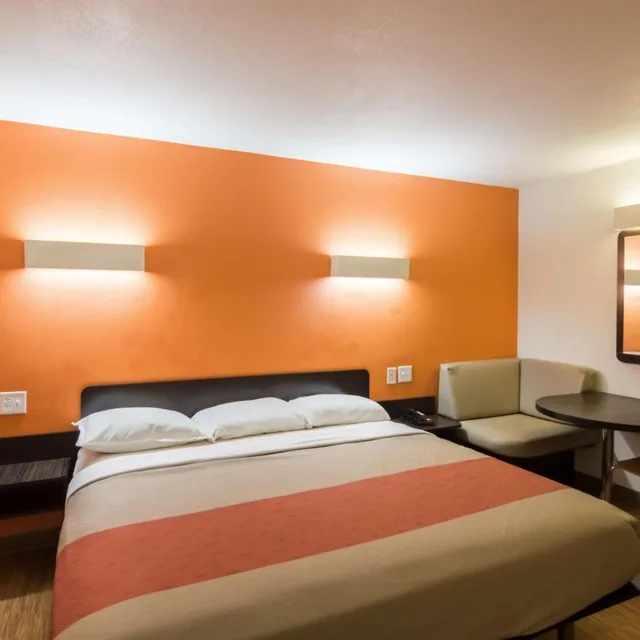 غرفة بسرير كينج لغير المدخنين، Motel6 Wichita Falls, TX - North 10/10