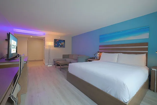 غرفة ديلوكس بسرير كينج، The Cove Hotel, Ascend Hotel Collection 3/4