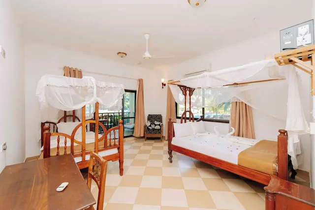 غرفة ديلوكس بسرير كوين بإطلالة على البحر بشرفة، Ifa Beach Resort 1/3