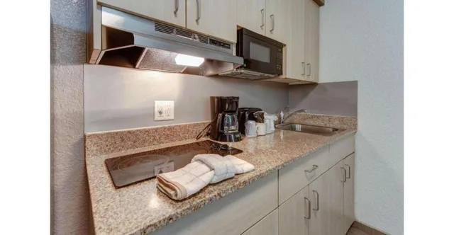 غرفة بسرير كوين بمطبخ، Studio6 El Paso, TX - East 5/6