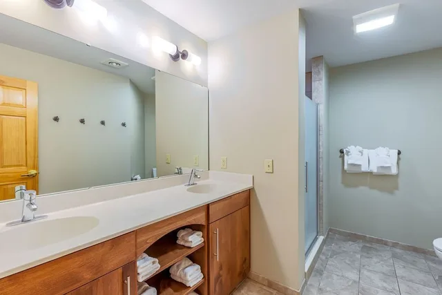 1 Bedroom, Condo, Executive, King Bed, Queen Murphy Bed, Mountain View, Sofa, Eagle Ridge Resort 2/2