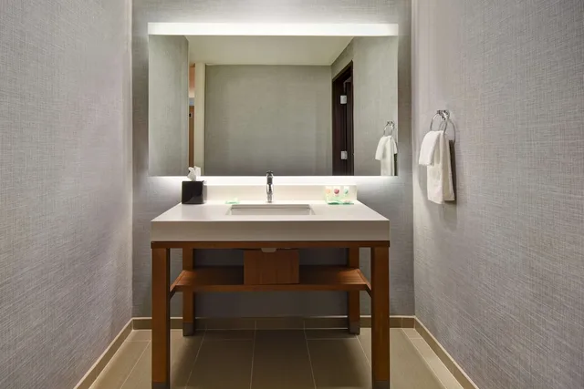 جناح بسرير كينج مع أريكة لذوي الإعاقة، Hyatt Place Huntsville 3/3