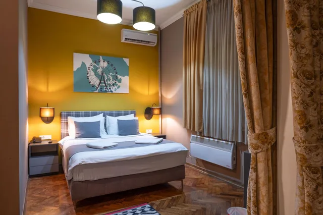 جناح جونيور بشرفة، Hotel London B&B 4/10