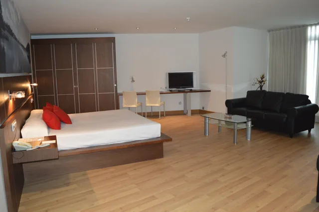 غرفة بسرير مزدوج أو سريرين منفصلين مع سرير إضافي، Spa Sercotel Odeon 2/9