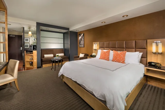 غرفة قياسية بسرير كينج، The Hotel at Arundel Preserve 2/8