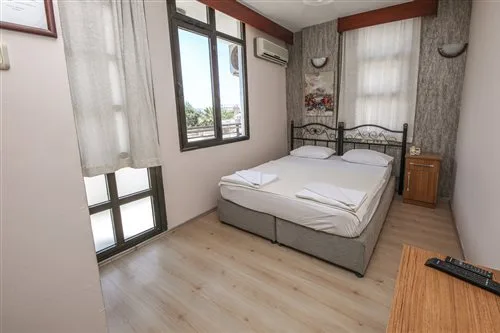 Room, Twin Beds, Delta Hotel 1/2