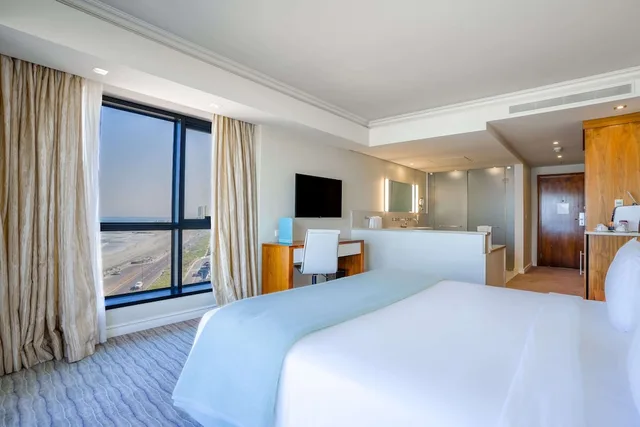 Mountain, King Bed, Sea View، Blaauwberg Beach Hotel 2/10