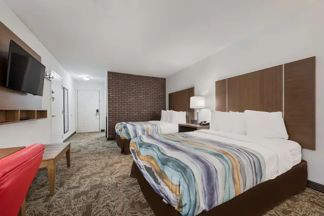 غرفة بسريرين مزدوجين، SureStay Hotel by Best Western Tuscaloosa Southeast 1/3