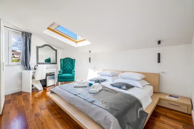 Lifestyle, Relaxation, Double Bed، Galeria Valeria Seaside Downtown - MAG Quaint & Elegant Boutique Hotels 1/7