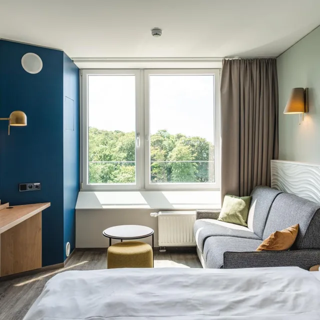 Deluxe, King Bed, Lateral Side Sea View، a-ja Warnemuende. Das Resort 4/7