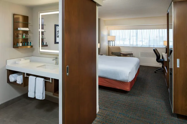 غرفة، Delta Hotels By Marriott Calgary South 4/7