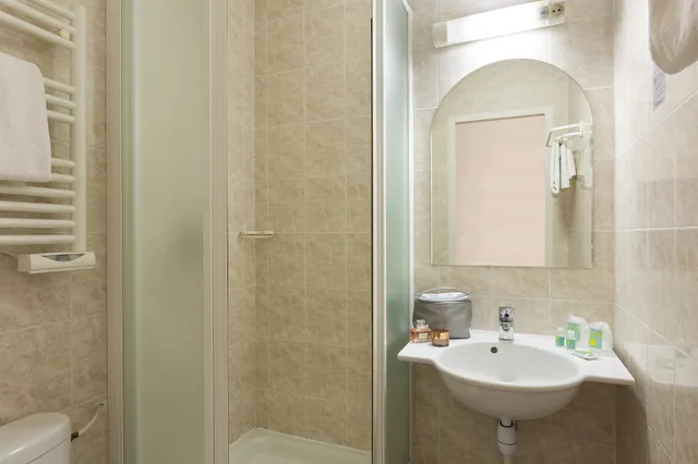 غرفة قياسية بسرير مزدوج أو سريرين منفصلين، B&B HOTEL Strasbourg Nord Mundolsheim 3/3