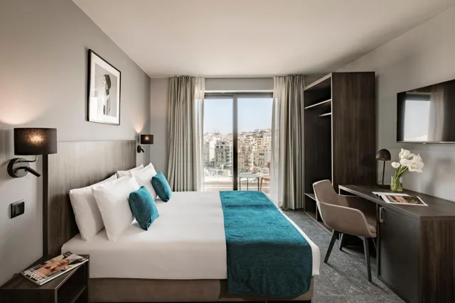 غرفة قياسية بسرير مزدوج أو سريرين منفصلين بإطلالة على البحر، Spinola Hotel 2/7