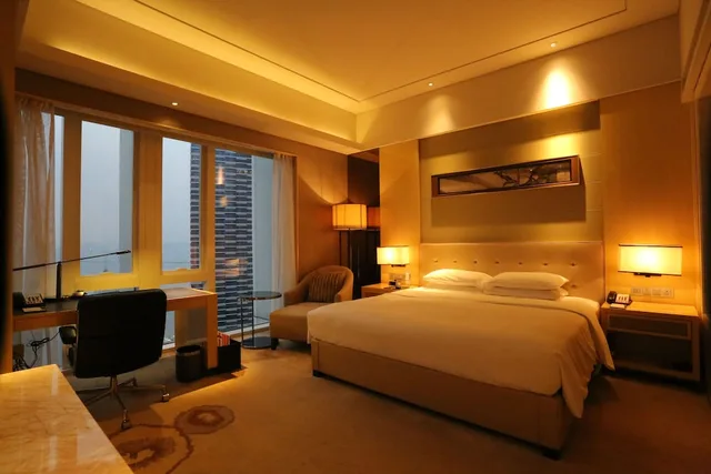 غرفة تنفيذية بسريرين منفصلين مع دخول الصالة، HILTON DALIAN 2/10