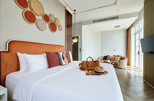 غرفة ديلوكس بسرير كينج بإطلالة على النهر، La Seine Hotel 1/10
