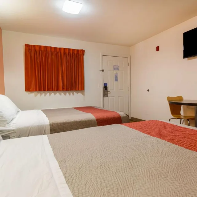 غرفة ديلوكس رباعية، Motel6 Greenville, SC 7/10