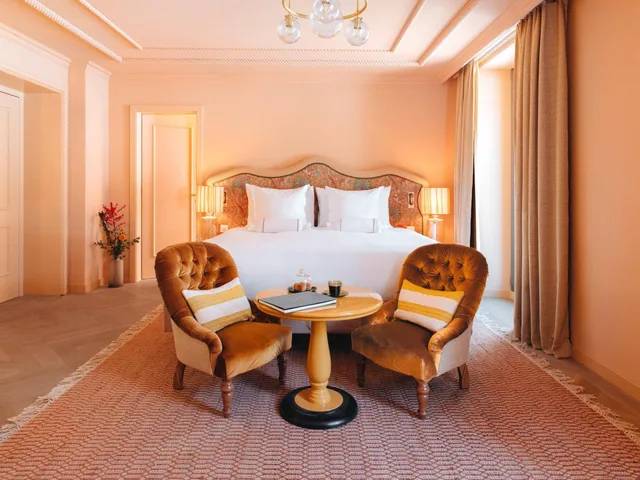غرفة بسرير كينج، Parkhotel Beau-Site 1/1