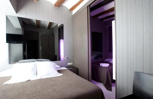 غرفة قياسية ثلاثية، Cosy Rooms Embajador 2/3