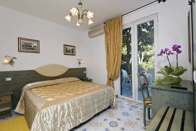 غرفة سوبيريور بسرير مزدوج بإطلالة على البحر، Giardino Delle Ninfe E La Fenice 4/10