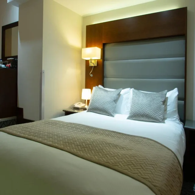 غرفة قياسية ثلاثية، Hyde Park International Hotel 2/10