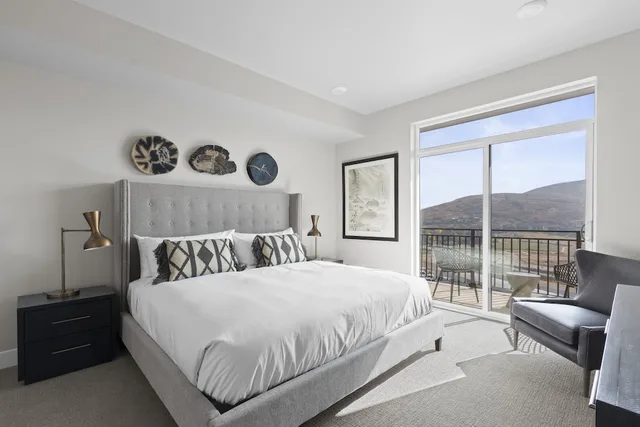 2 Bedrooms, Suite, King Bed, 2 Queen Beds, Mountain View, Sofa, Black Rock Mountain Resort 4/7