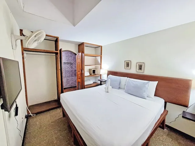 جناح بسرير كينج مع أريكة، Colours Oasis Resort 3/10