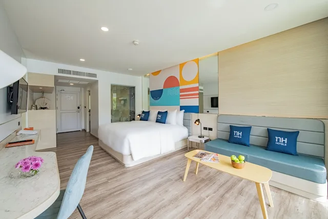 غرفة ديلوكس بسرير كينج، NH Boat Lagoon Phuket Resort 2/3