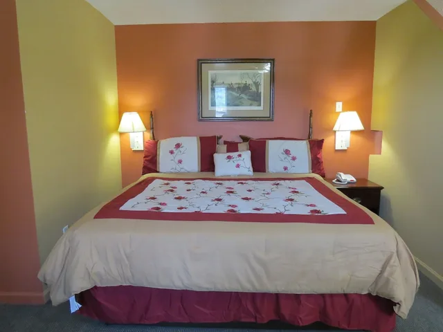 غرفة بسرير كينج، First Western Inn Caseyville 1/10
