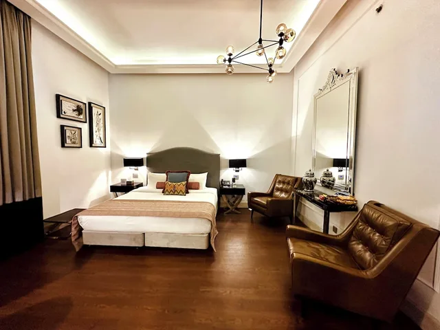 Deluxe, King Bed, The Nishat Hotel Gulberg Lahore 2/3
