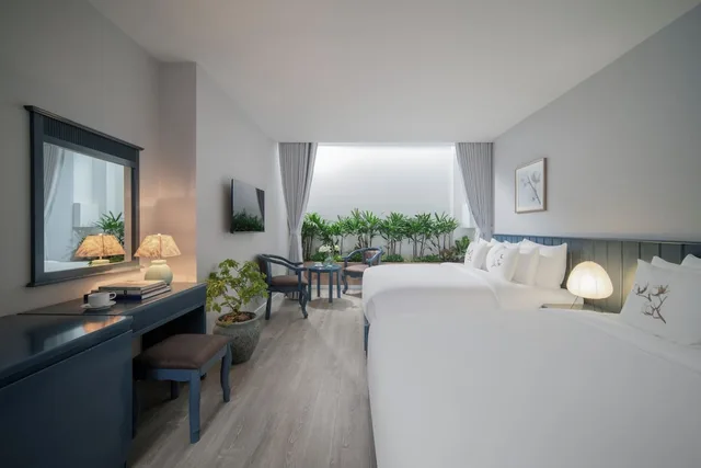 Twin Beds, No Window، Silverland May Hotel 3/5