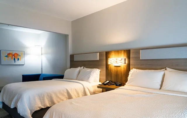 غرفة قياسية بسريرين كوين، Holiday Inn Express Suites Hiawassee 4/5