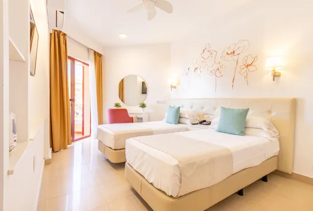 غرفة بسريرين، Hotel Angela 1/3