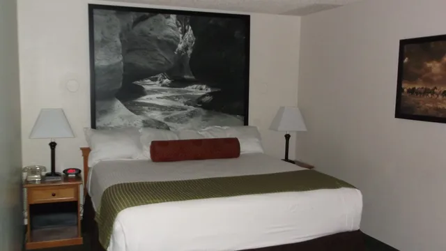 Suite, King and Queen Bed, Super 8 by Wyndham Salina/Scenic Hills Area 2/5