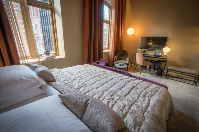 Deluxe, Double Bed, OPUS XVI 5/7