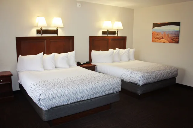 غرفة بسريرين كوين، Bowen Motel 2/3