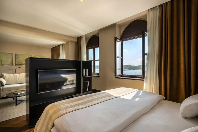 Suite, Villa, King Bed, Sea View، Valamar Riviera Hotel & Residence 2/3
