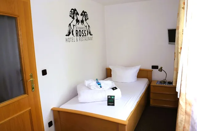 غرفة مفردة بسرير فردي، Hotel Restaurant Schwarzes Ross 2/6