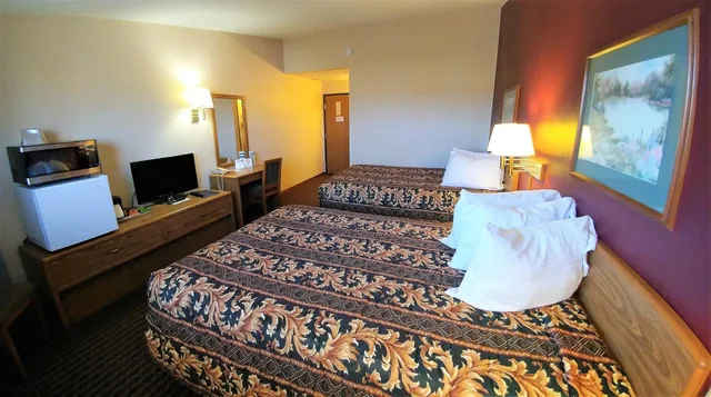 غرفة بسريرين مزدوجين، Red Carpet Inn 2/10