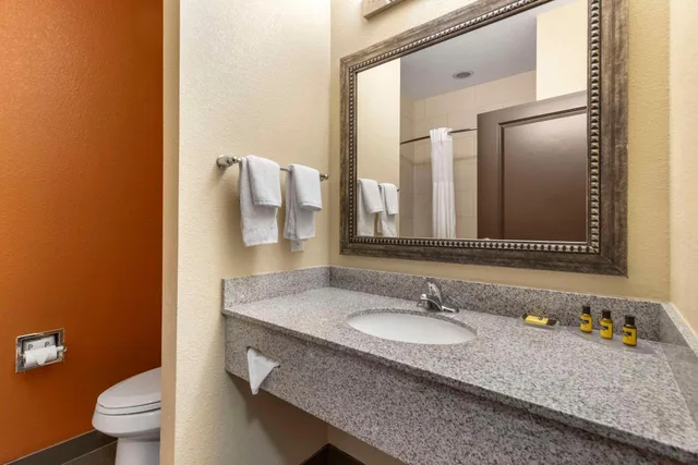 غرفة بسرير كوين، Best Western Plus Longhorn Inn & Suites 7/8