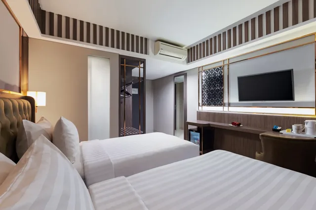 Superior Premier Twin, The Alana Hotel & Conference Center Malioboro Yogyakarta By Aston 1/5