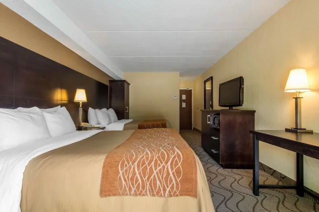 غرفة كومفورت بسريرين مزدوجين في طابق مرتفع، Comfort Inn North Bay 4/8