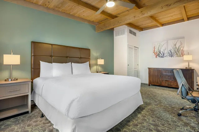 غرفة قياسية بسرير كينج بمطبخ، Best Western Plus Santa Barbara 5/6