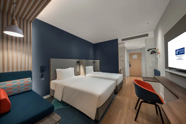 غرفة قياسية بسريرين منفصلين بإطلالة على البحر في طابق مرتفع، HOLIDAY INN EXPRESS Beihai Silver Beach 2/3