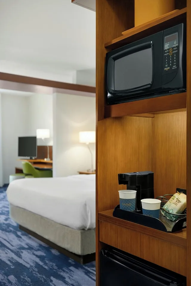 استوديو بسرير كينج مع أريكة، Fairfield Inn Suites Bristol 2/3