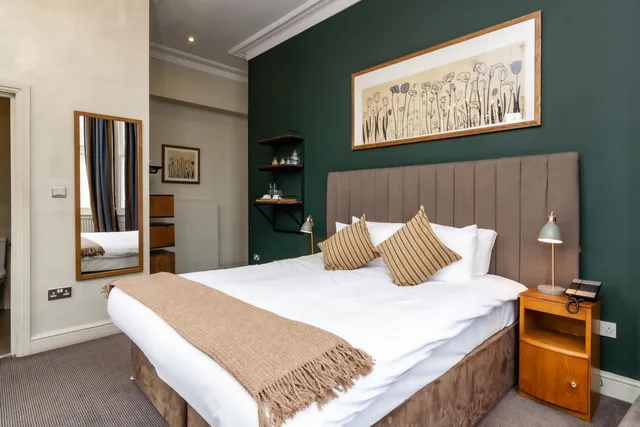 غرفة تنفيذية بسرير مزدوج، Kew Gardens Hotel 5/10
