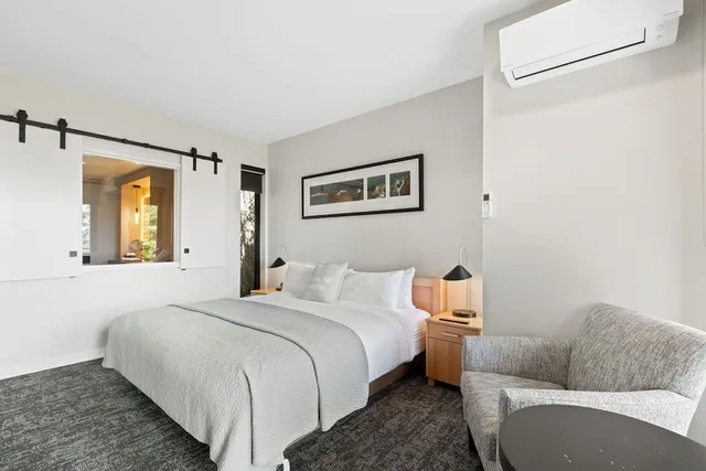 1 Bedroom, Lodge, Suite, King Bed, Ocean View, Sofa, Main Building, Black Rock Ocean Front Resort 1/3