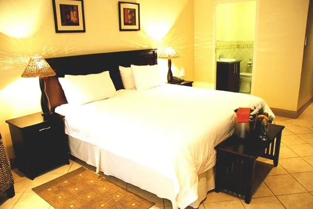 3 Bedrooms, Suite, 2 Double and Twin Beds, Splendid Inn Port Edward Ex Premier Hotel Edwardian 8/10