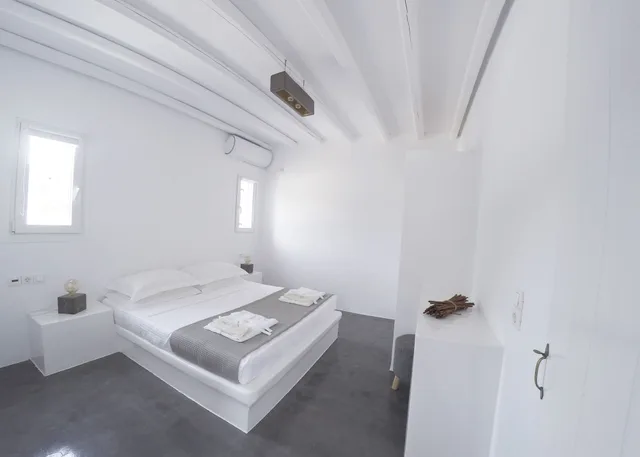 1 Bedroom, Luxury, Suite, King Bed, Jetted Tub, Garden Area، Ow Andros - Luxury Suites 2/4