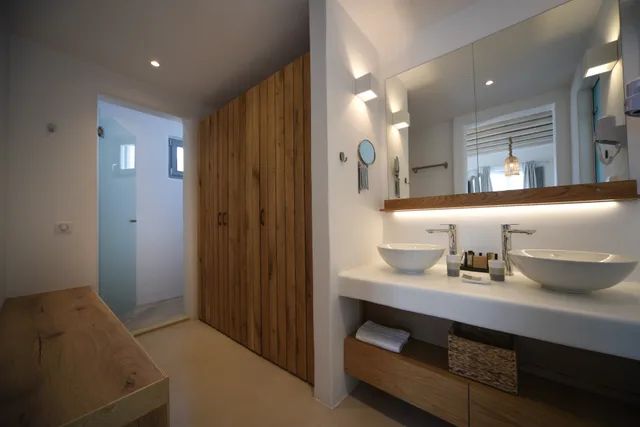 جناح سوبيريور بإطلالة على البحر بحوض جاكوزي، Myconian Crown Suites 3/3