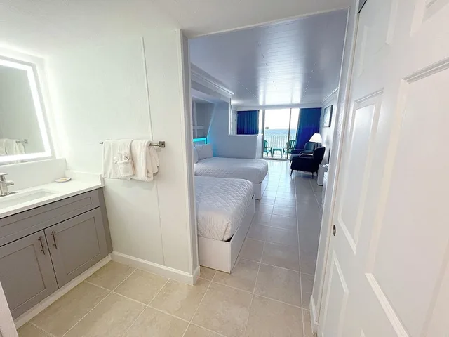 Studio, 2 Double Beds, Beach Front, Balcony، Lani Kai Beachfront 6/8